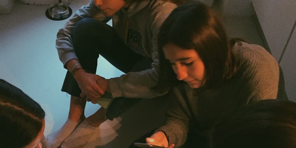 Does Limiting Screen Time Actually Help? What the Studies Show